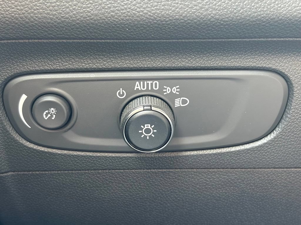Used 2023 Buick Envision Preferred w/ Sport Touring Package AWD/4WD image 31