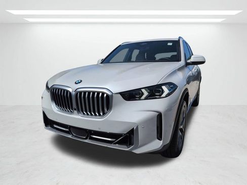 New 2026 BMW X5 xDrive40i w/ Premium Package image 8