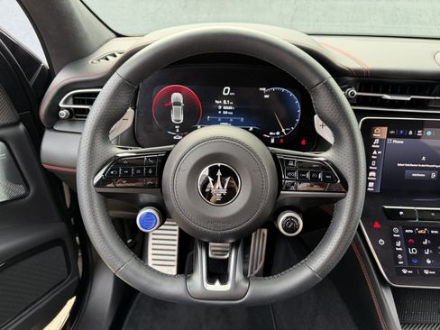 Used 2024 Maserati Grecale Trofeo AWD/4WD image 16