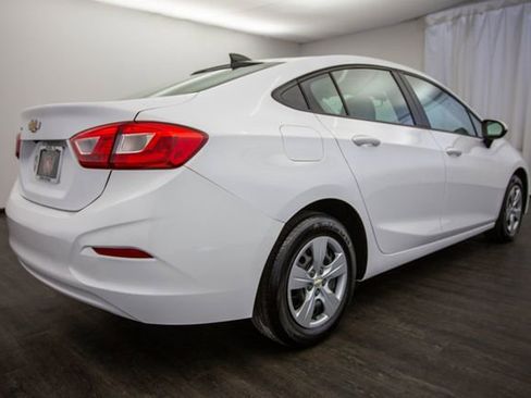 Used 2018 Chevrolet Cruze LS image 30