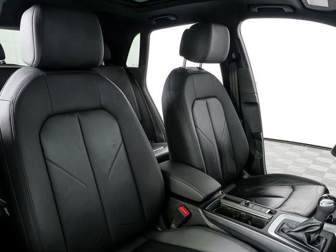 Used 2023 Audi Q3 2.0T Premium w/ Convenience Package image 21