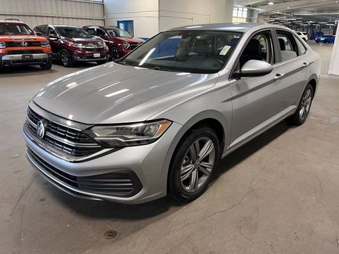 Used 2024 Volkswagen Jetta SE image 7