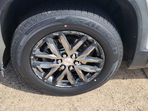 Used 2017 GMC Acadia SLT AWD/4WD image 9