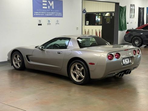 Used 1999 Chevrolet Corvette Coupe RWD image 5