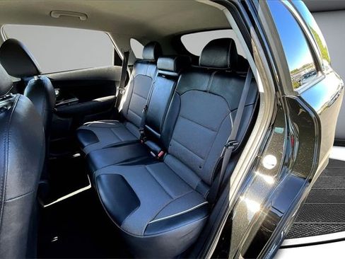 Used 2022 Kia Niro EX image 22