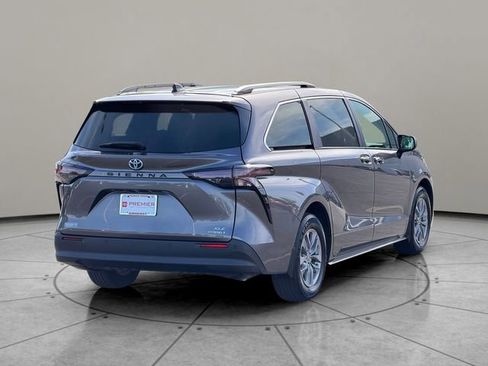 Used 2023 Toyota Sienna XLE FWD image 6