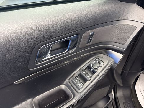 Used 2017 Ford Explorer 4WD Police Interceptor image 10