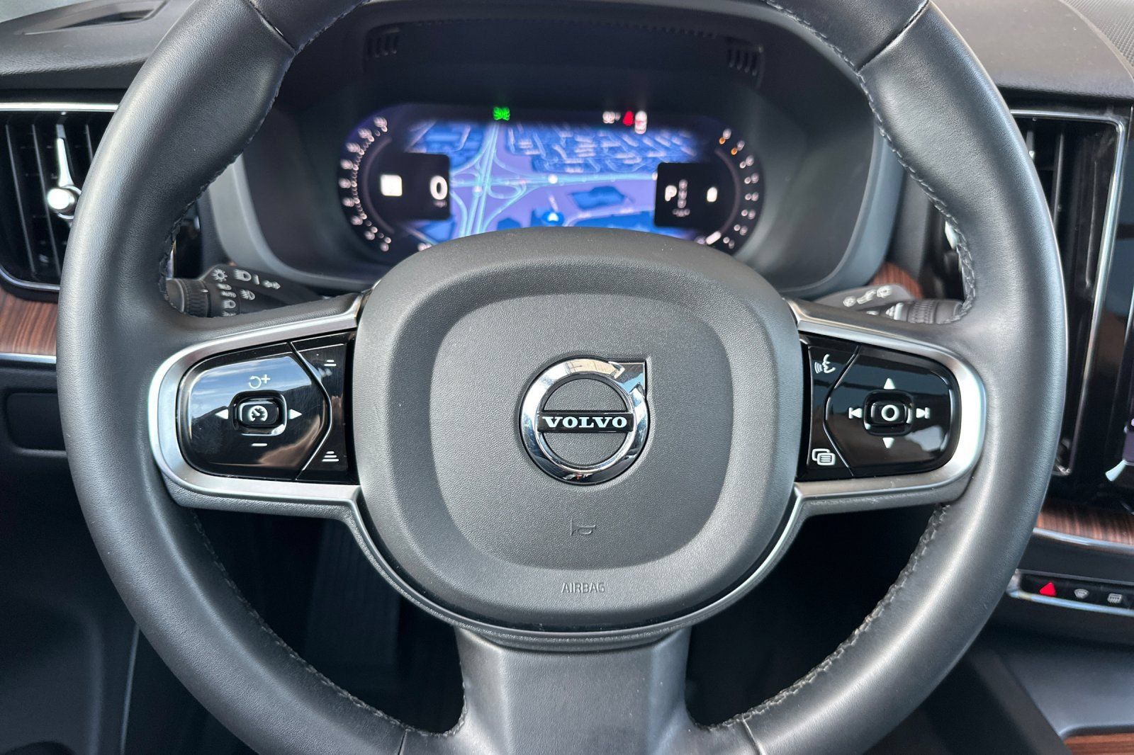 Used 2023 Volvo XC60 B5 Plus w/ Climate Package AWD/4WD image 26