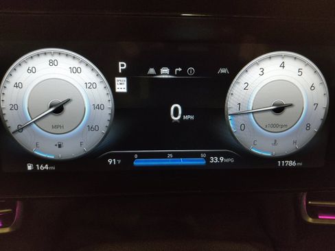 Used 2024 Hyundai Elantra SEL FWD image 23