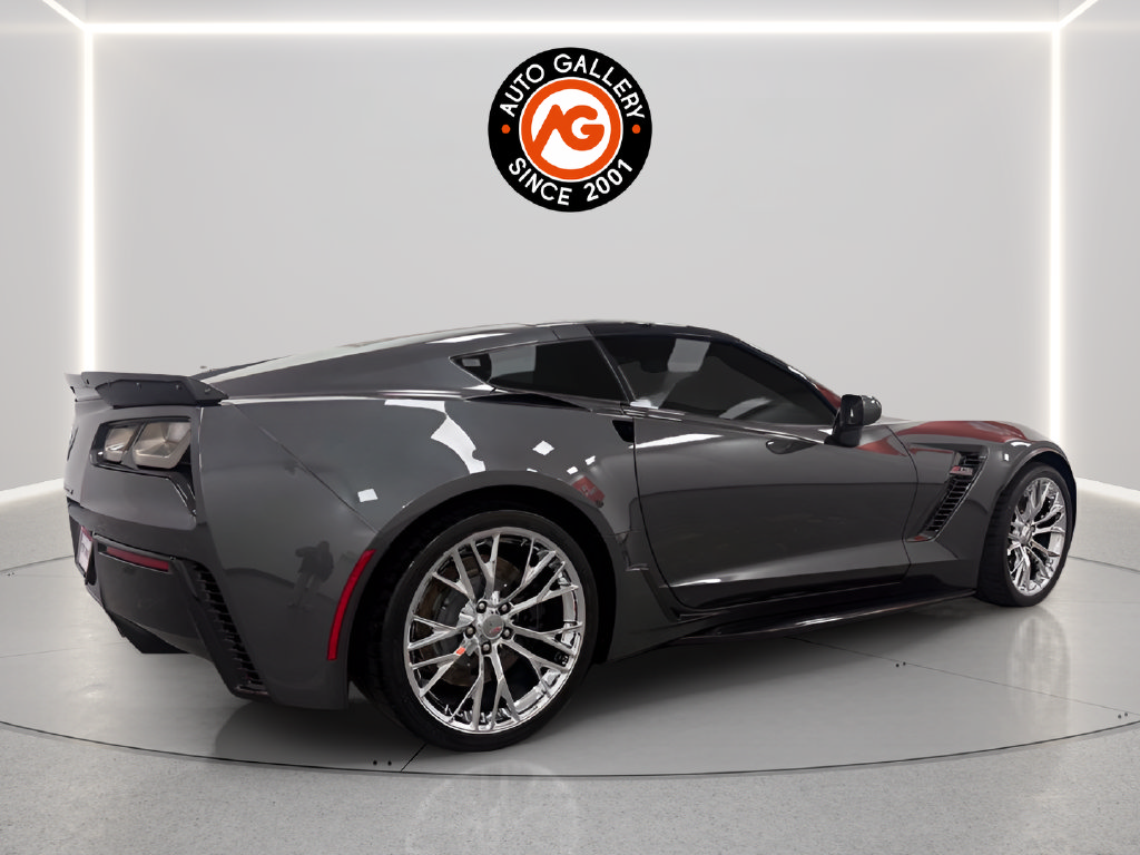 Used 2017 Chevrolet Corvette Z06 w/ Chrome Badge Package RWD image 7