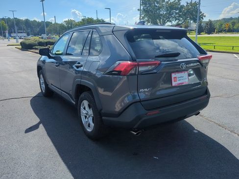 Used 2019 Toyota RAV4 XLE w/ Carpet Mat Package AWD/4WD image 8