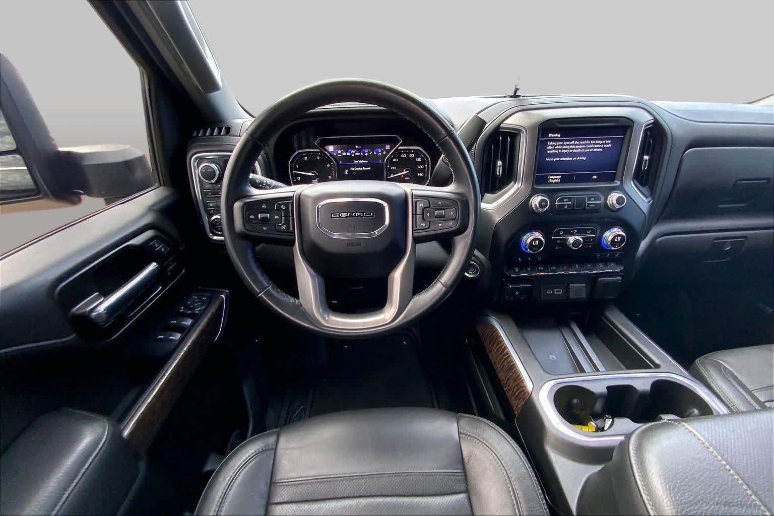 Used 2023 GMC Sierra 3500 Denali w/ Denali Black Diamond Edition AWD/4WD image 5