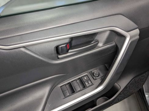 Used 2019 Toyota RAV4 LE image 35