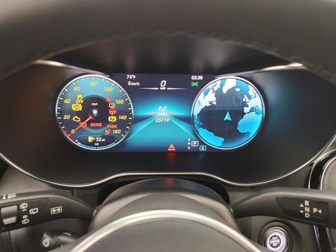 Used 2021 Mercedes-Benz GLC 300 image 9