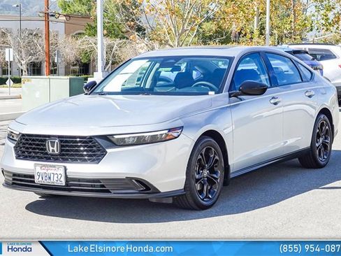 Certified 2025 Honda Accord SE image 4