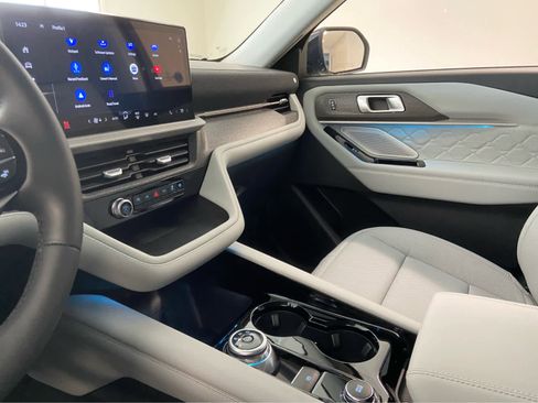 New 2026 Ford Explorer Platinum w/ LUX Leather Package AWD/4WD image 39