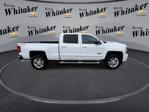 Used 2018 Chevrolet Silverado 2500 High Country w/ Duramax Plus Package image 9