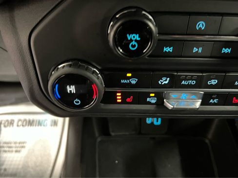 Used 2023 Ford Bronco Black Diamond image 4