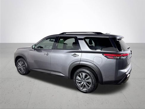 Used 2022 Nissan Pathfinder SV w/ SV Premium Package image 8