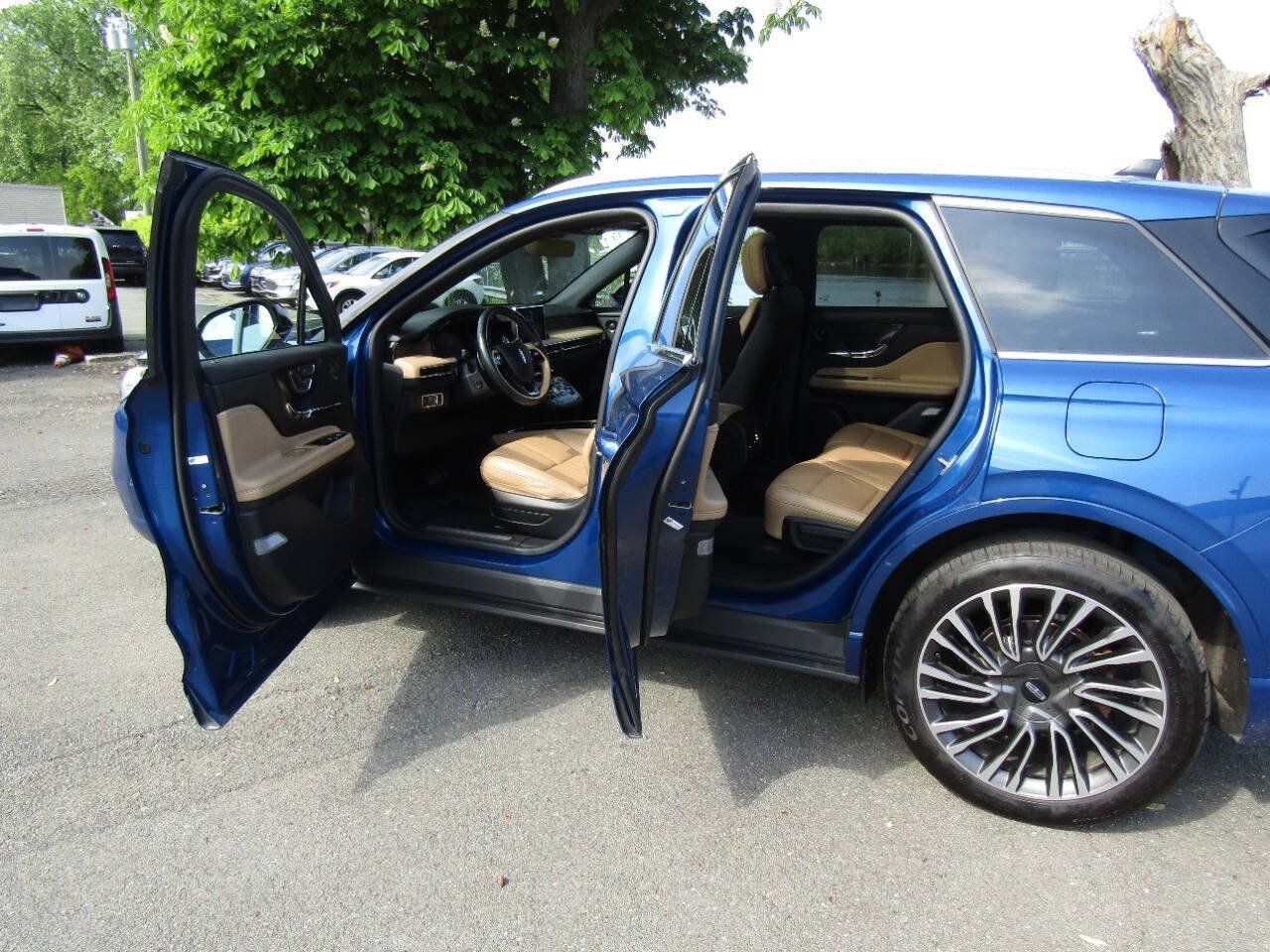 Used 2020 Lincoln Corsair Reserve w/ Equipment Group 201A AWD/4WD image 22