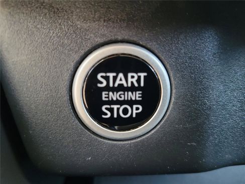 Used 2023 Nissan Rogue SV FWD image 30