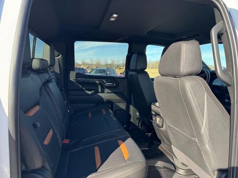 Used 2024 GMC Sierra 1500 AT4 w/ Technology Package image 10