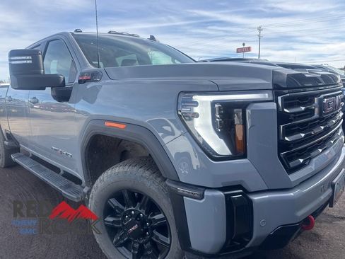 Used 2024 GMC Sierra 2500 AT4 AWD/4WD image 32