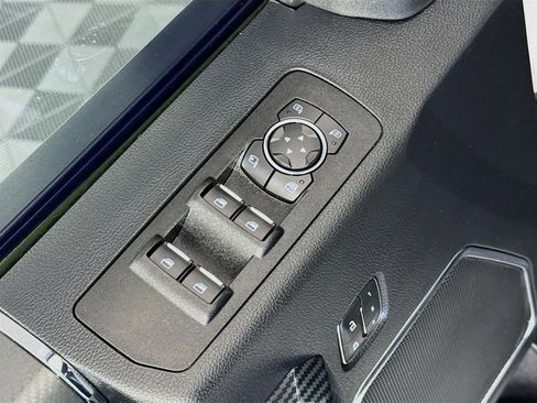 Used 2019 Ford F150 Lariat w/ Equipment Group 502A Luxury AWD/4WD image 19