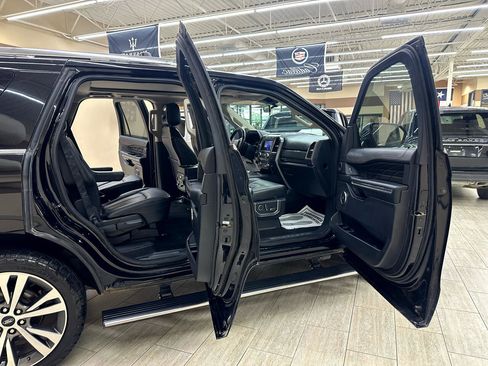 Used 2020 Ford Expedition Platinum image 11