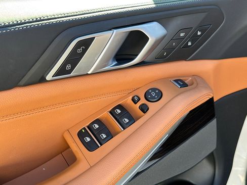 Used 2019 BMW X5 xDrive40i w/ Premium Package image 15