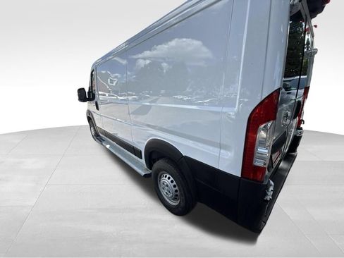 Used 2025 RAM ProMaster 2500 w/ U-Haul Equipment Group FWD image 3