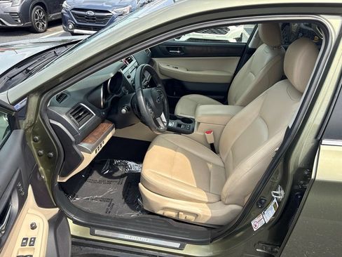 Used 2017 Subaru Outback 2.5i Limited AWD/4WD image 8
