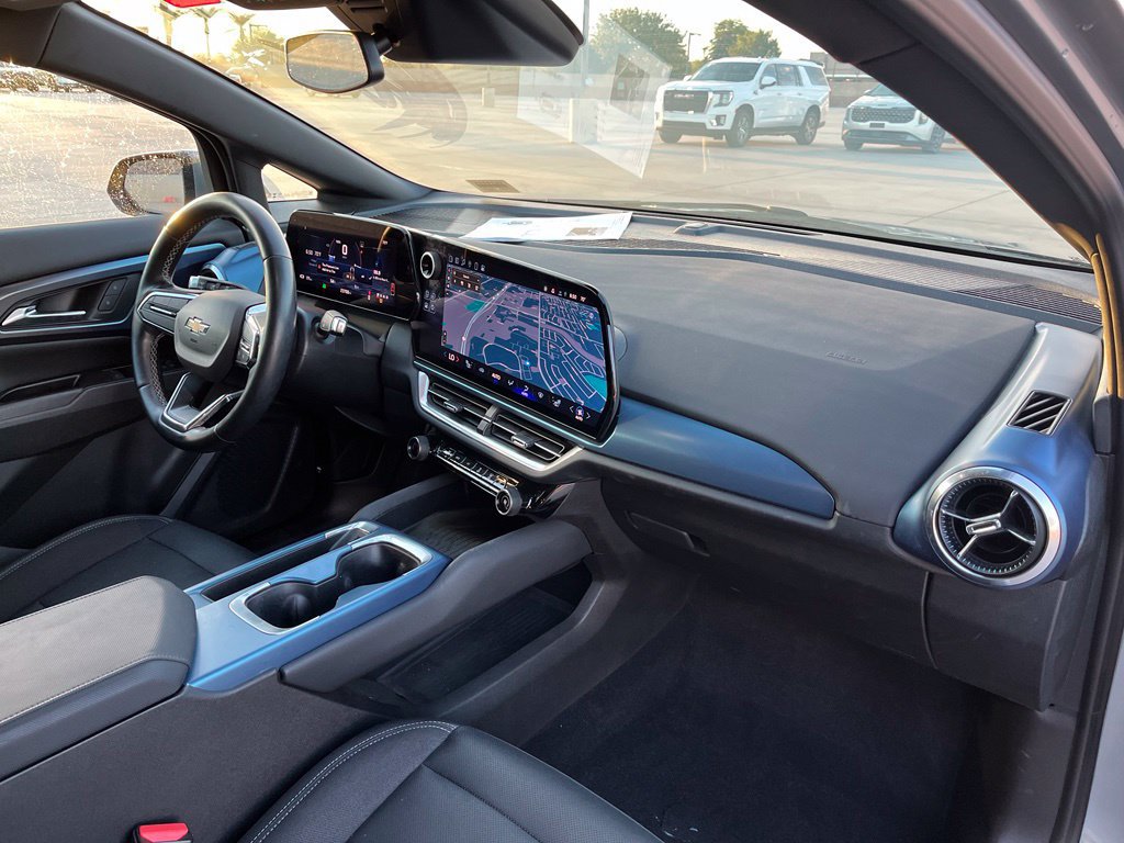 Used 2024 Chevrolet Equinox EV LT FWD image 13