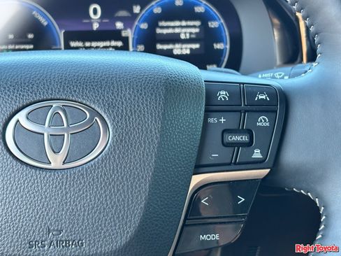 Certified 2025 Toyota Crown Signia AWD/4WD image 23