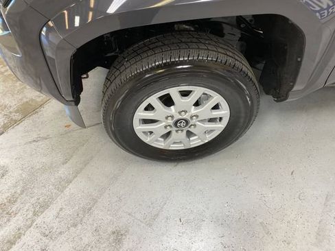 Used 2025 Toyota Tacoma SR5 AWD/4WD image 11