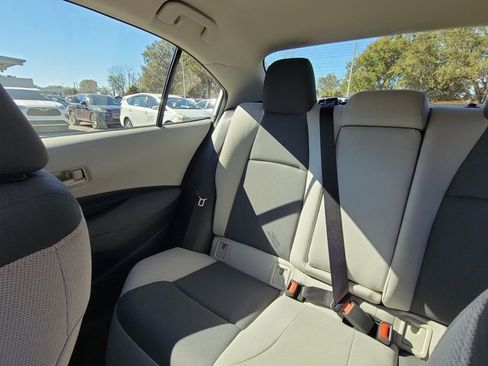 Used 2025 Toyota Corolla LE image 4