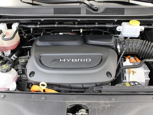 Used 2024 Chrysler Pacifica Limited FWD image 34
