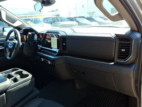 Used 2025 GMC Sierra 1500 Elevation image 16
