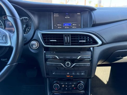 Used 2017 INFINITI QX30 Premium w/ Navigation Package image 14