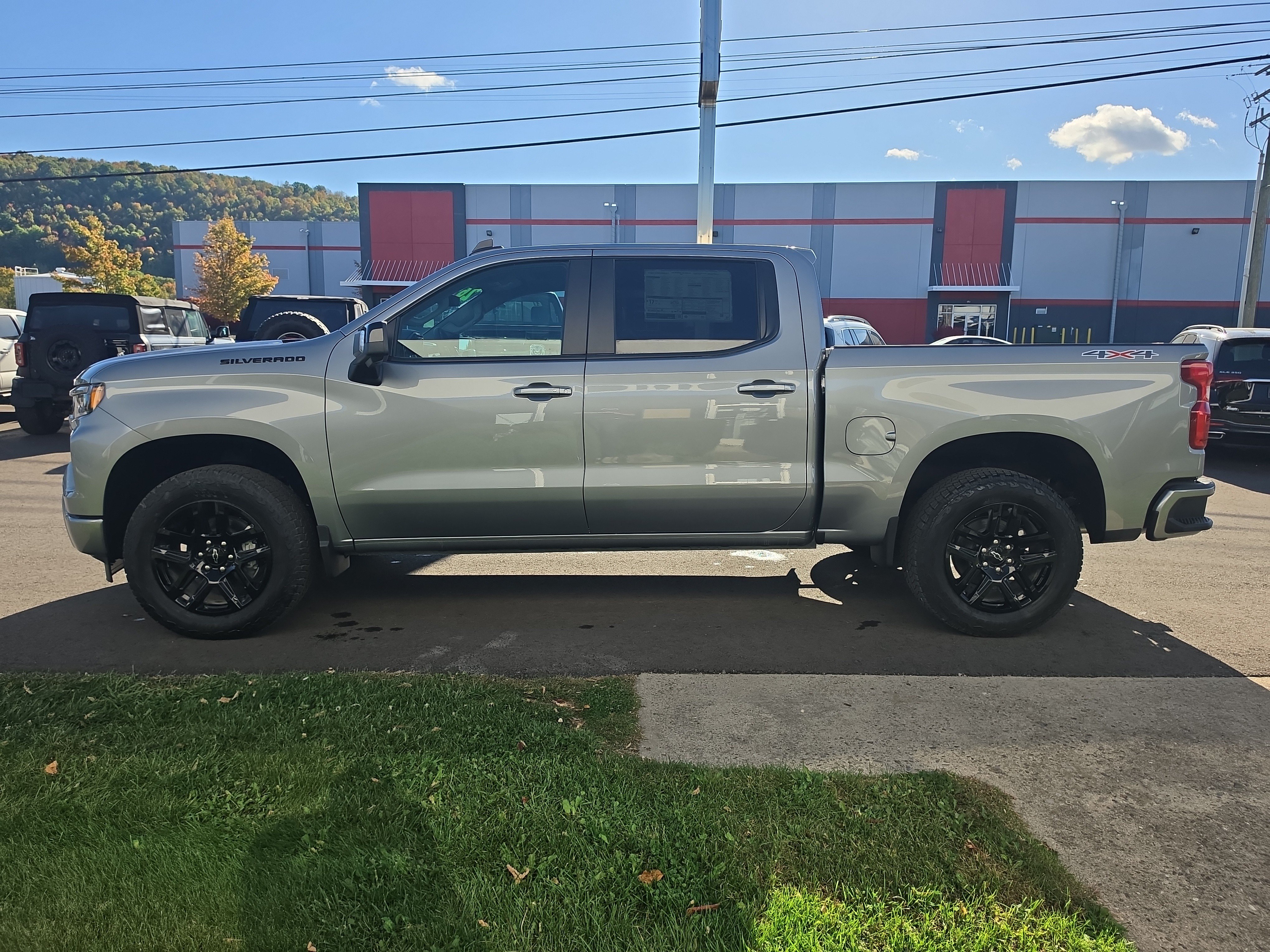 New 2026 Chevrolet Silverado 1500 RST w/ Rally Edition AWD/4WD image 7