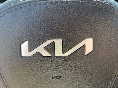 Used 2022 Kia Telluride S AWD/4WD image 28