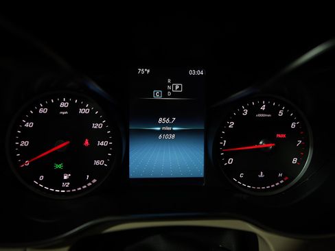 Used 2021 Mercedes-Benz GLC 300 image 17