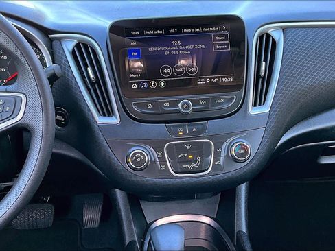 Used 2022 Chevrolet Malibu LS w/ Driver Confidence Package II image 8