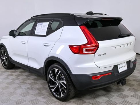 Used 2021 Volvo XC40 T5 R-Design w/ Advanced Package image 4