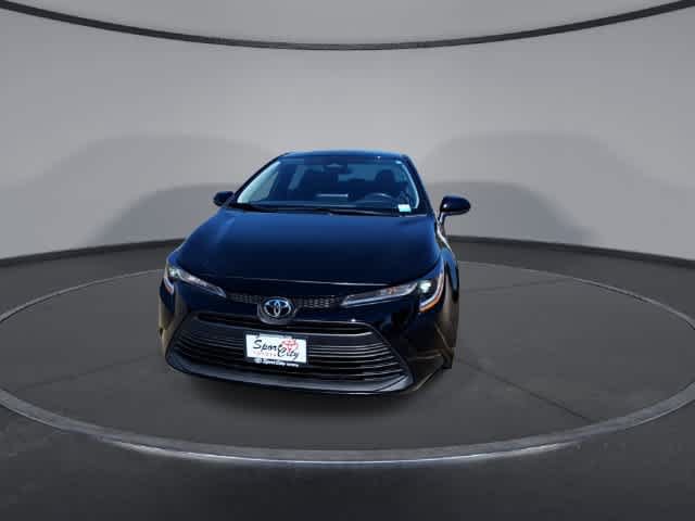 Used 2025 Toyota Corolla LE FWD image 3