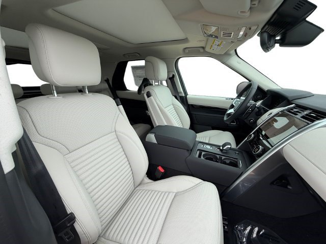 New 2026 Land Rover Discovery S AWD/4WD image 16