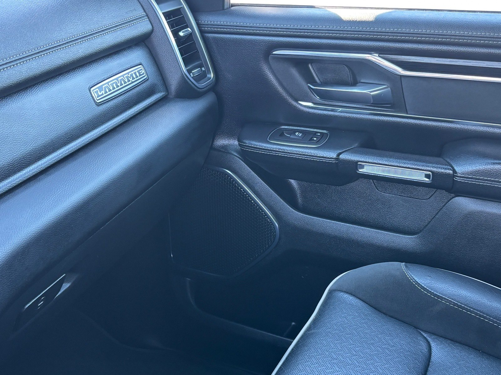Used 2024 RAM 1500 Laramie RWD image 19