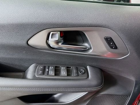 New 2026 Chrysler Pacifica Select image 17