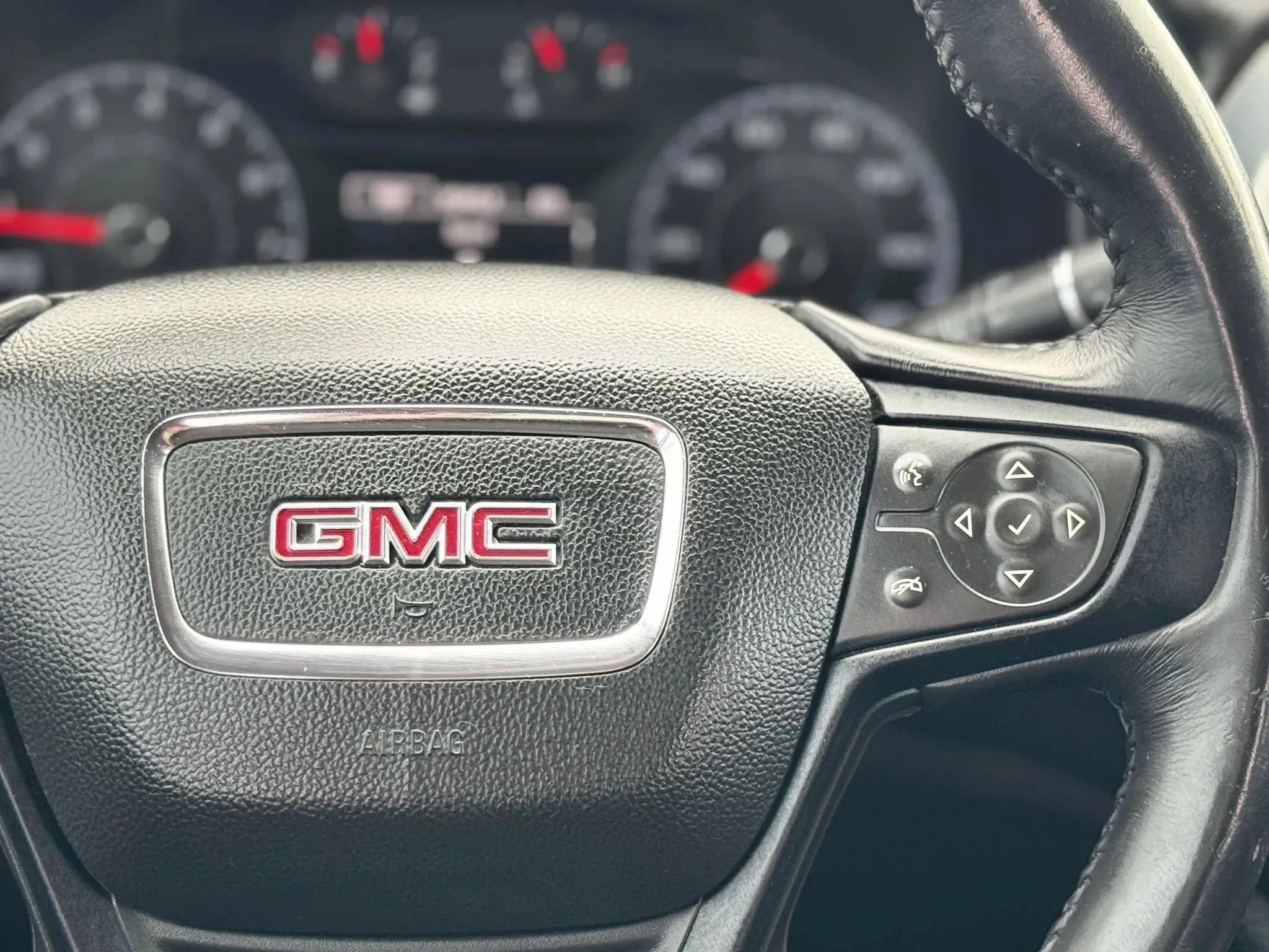 Used 2017 GMC Acadia SLE FWD image 21