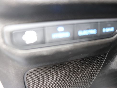 Used 2023 Jeep Wrangler Sahara image 39